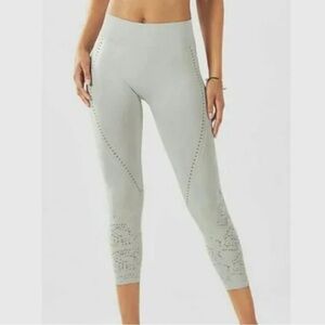 Fabletics Luciana Grey Seamless Cropped Leggings size M